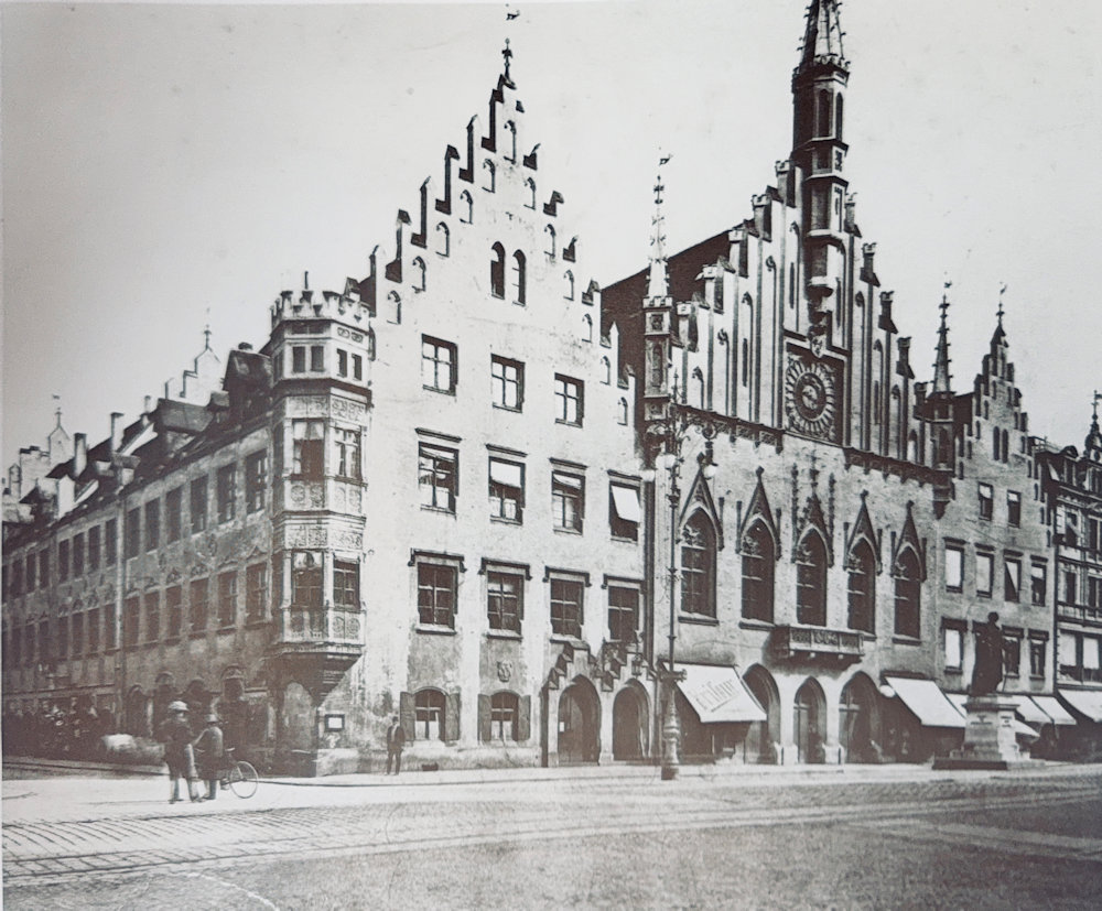 Rathaus um 1900